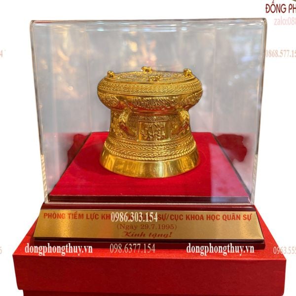 Quà lưu niệm: Trống đồng lưu niệm dát vàng 24k