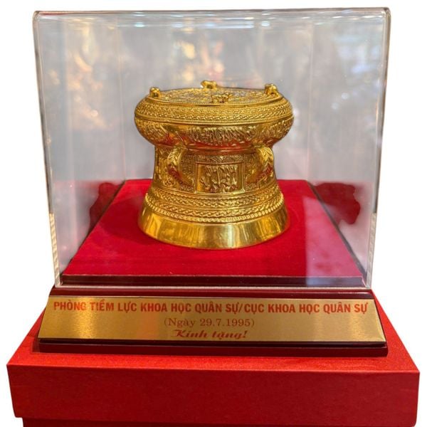 Quà lưu niệm :trống đồng lưu niệm