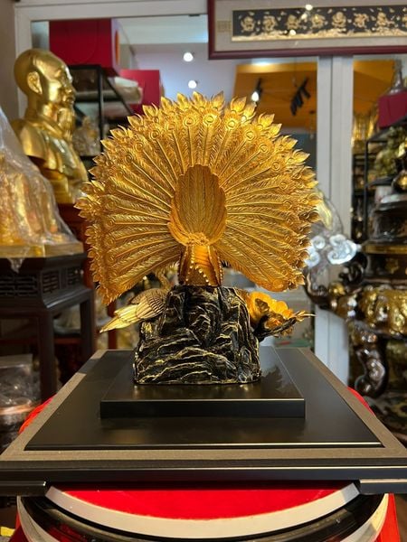 Quà tặng mạ vàng: chim công khổng tước mạ vàng 24k