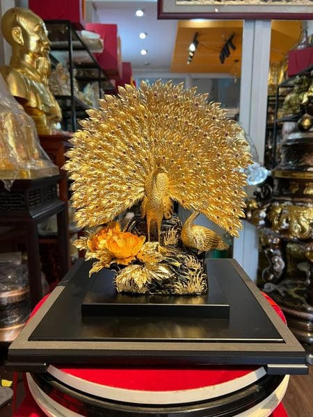 Quà tặng mạ vàng: chim công khổng tước mạ vàng 24k