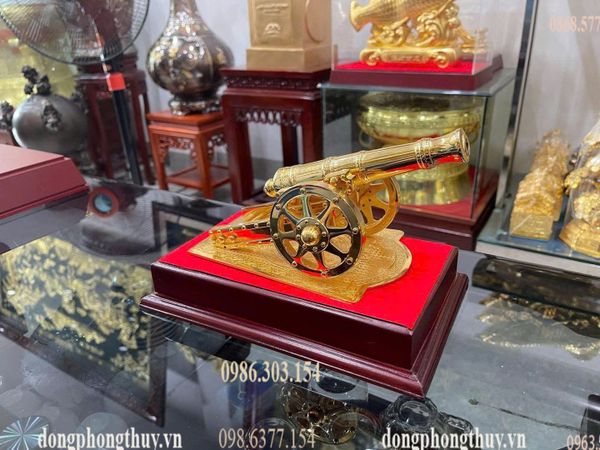 Quà tặng sếp mạ vàng: súng pháo bằng đồng mạ vàng 24k
