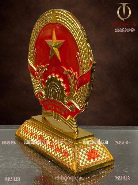 Quốc huy để bàn bằng đồng mạ vàng 24k