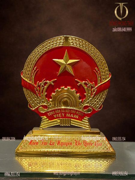 Quốc huy để bàn bằng đồng mạ vàng 24k