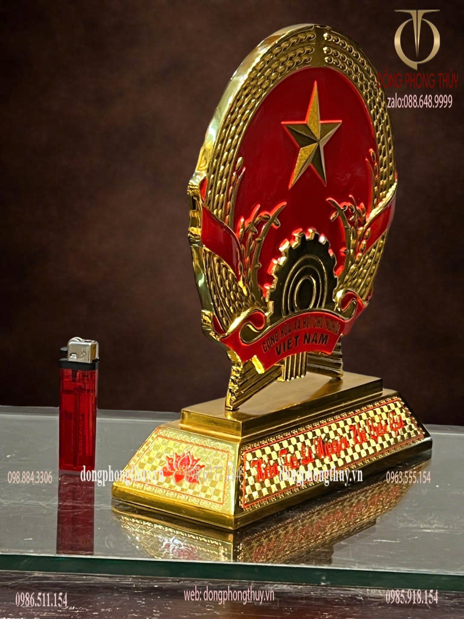 Quốc huy để bàn bằng đồng mạ vàng 24k