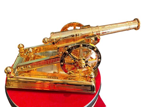 Súng pháo thần công mạ vàng 24k