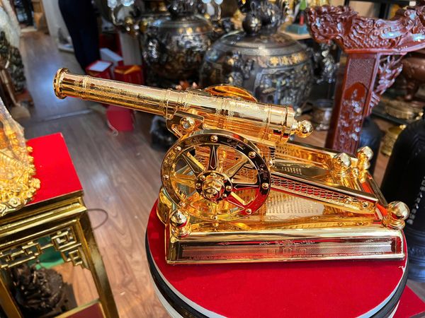 Súng pháo thần công mạ vàng 24k