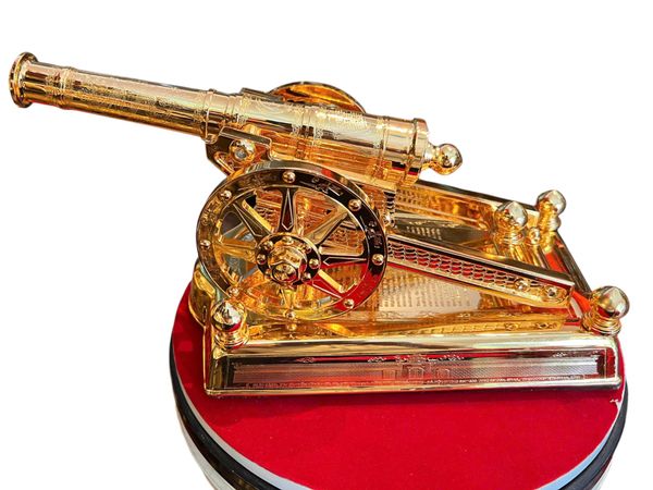 Súng pháo thần công mạ vàng 24k