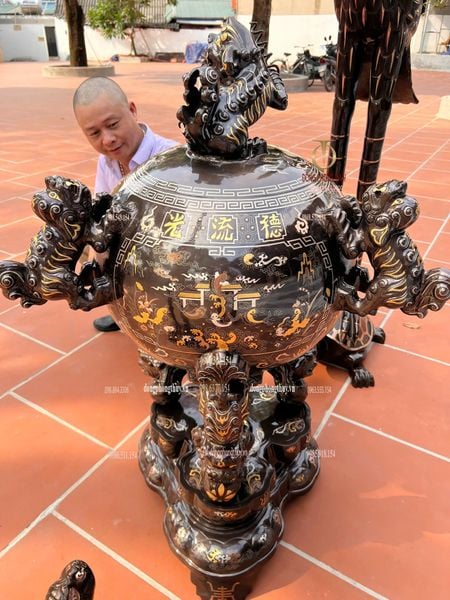 Thất lân vờn cầu 1m2 khảm tam khí + hạc đồng đỏ 1m97