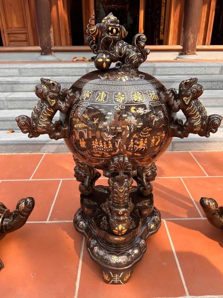 Thất lân vờn cầu 1m2 khảm tam khí + hạc đồng đỏ 1m97