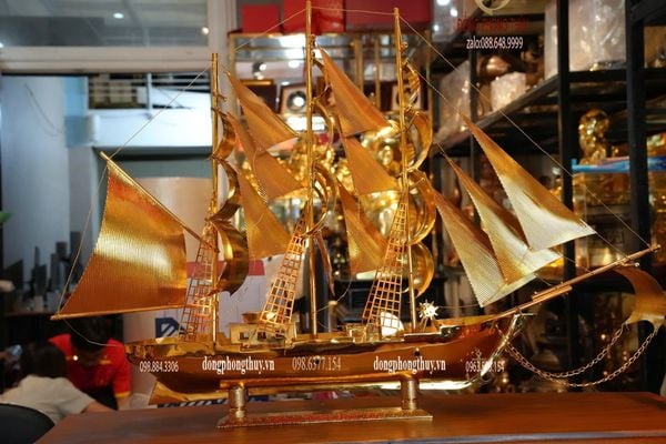 Mô hình thuyền buồm mạ vàng 24k