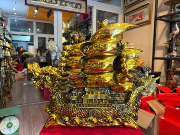 Mô hình thuyền buồm bằng đồng