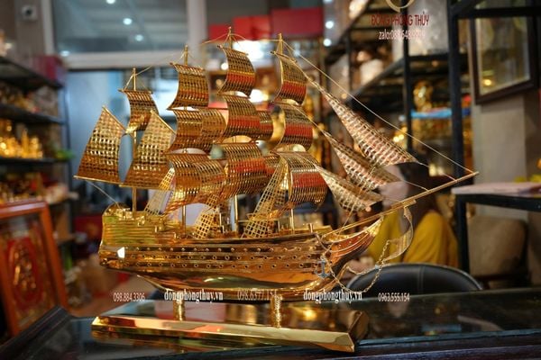 Mô hình thuyền buồm mạ vàng 24k
