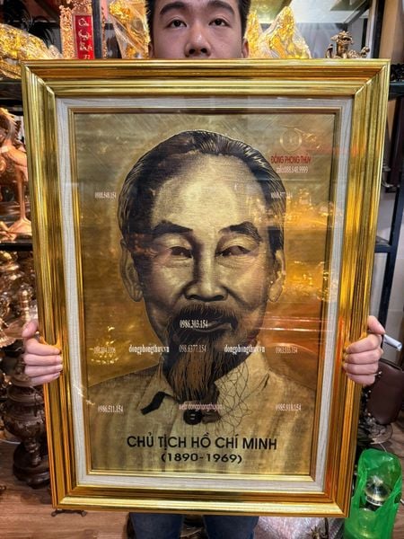 Tranh bác hồ khung dát vàng 52*73