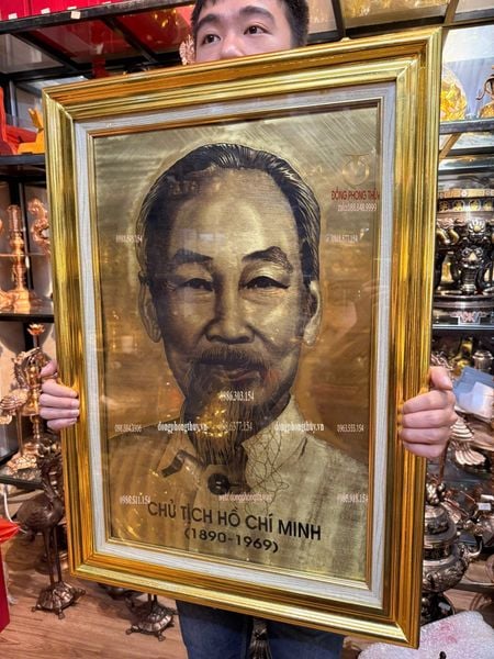 Tranh bác hồ khung dát vàng 52*73