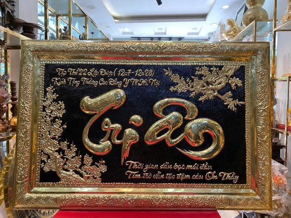 Tranh chữ Tri Ân bằng đồng