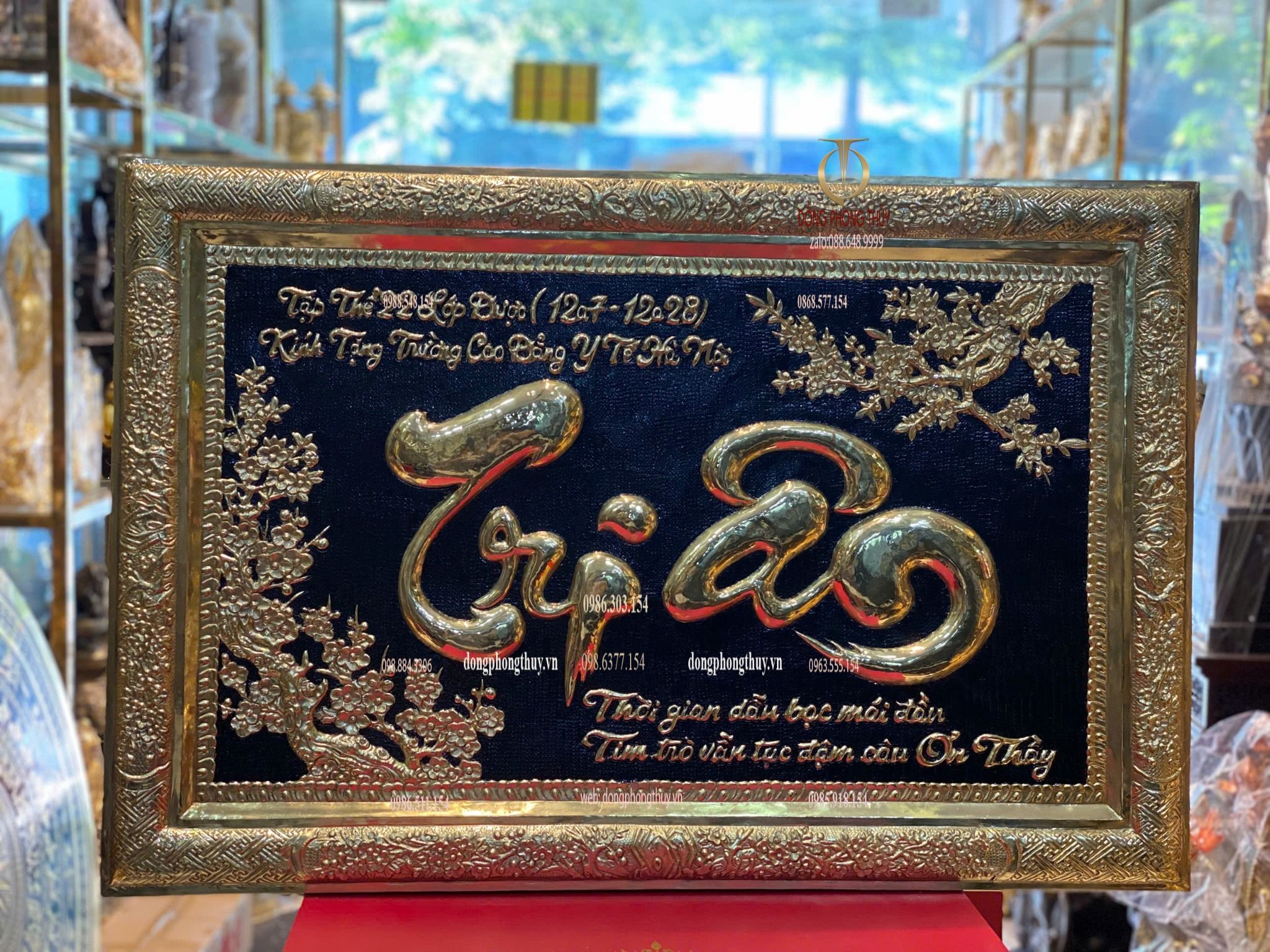 Tranh chữ Tri Ân bằng đồng