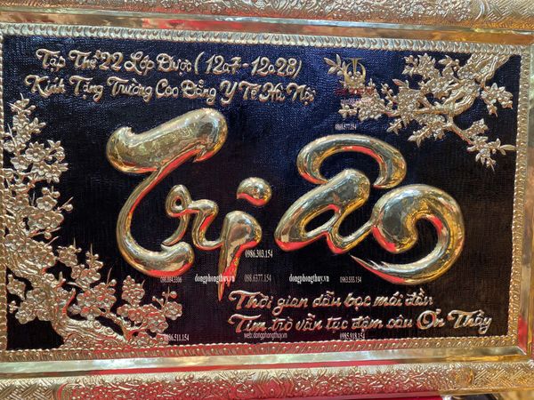 Tranh chữ Tri Ân bằng đồng