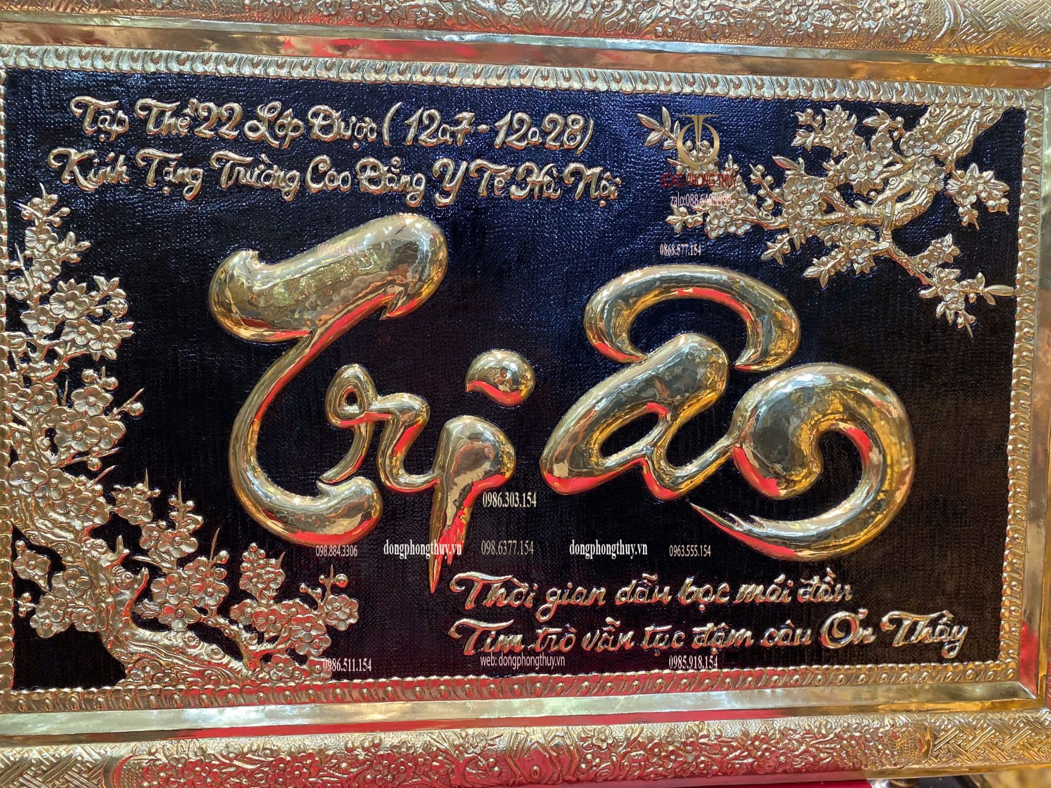 Tranh chữ Tri Ân bằng đồng