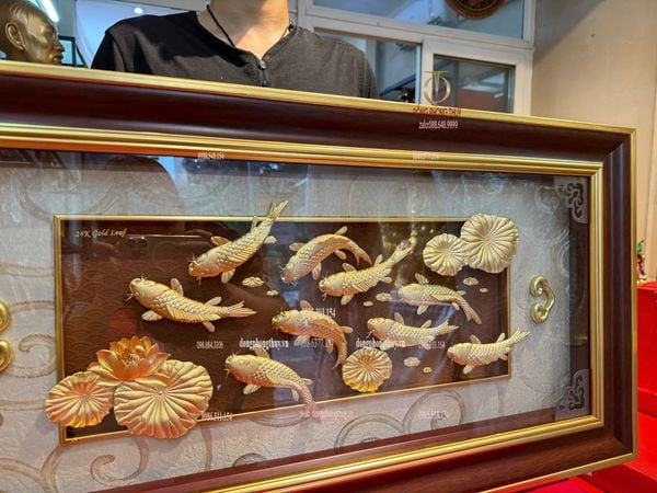 Tranh hoa sen mạ vàng cửu ngư quần hội mạ vàng 24k 42x81cm