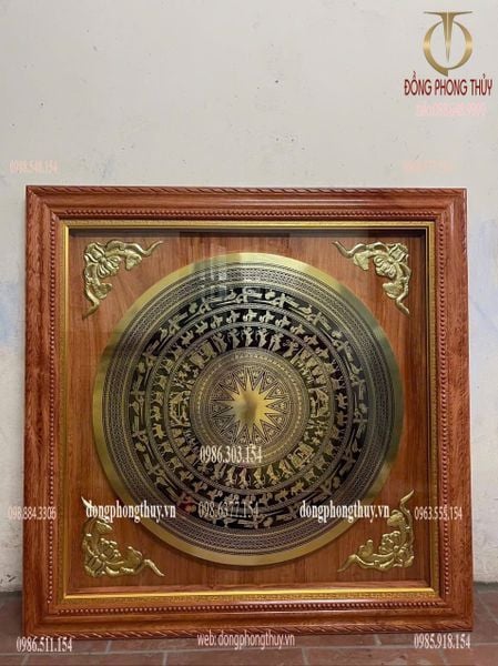 Tranh mặt trống đồng khung gỗ đèn led