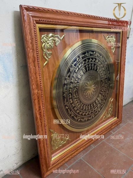 Tranh mặt trống đồng khung gỗ đèn led