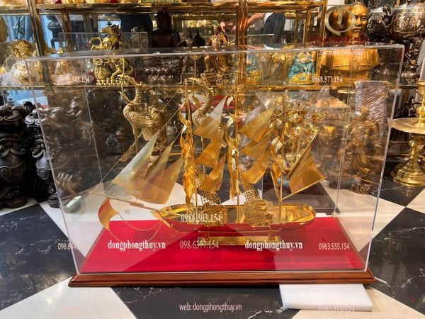 Mô hình thuyền buồm mạ vàng 24k