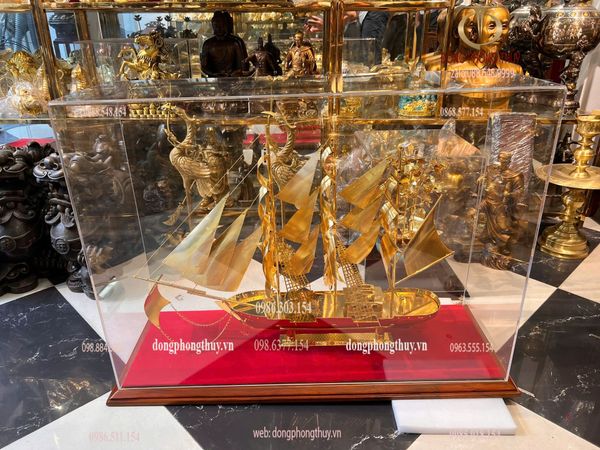 Mô hình thuyền buồm mạ vàng 24k