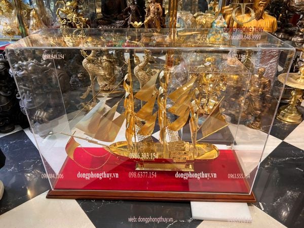 Mô hình thuyền buồm mạ vàng 24k