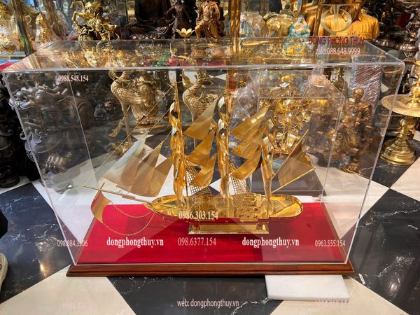 Mô hình thuyền buồm mạ vàng 24k