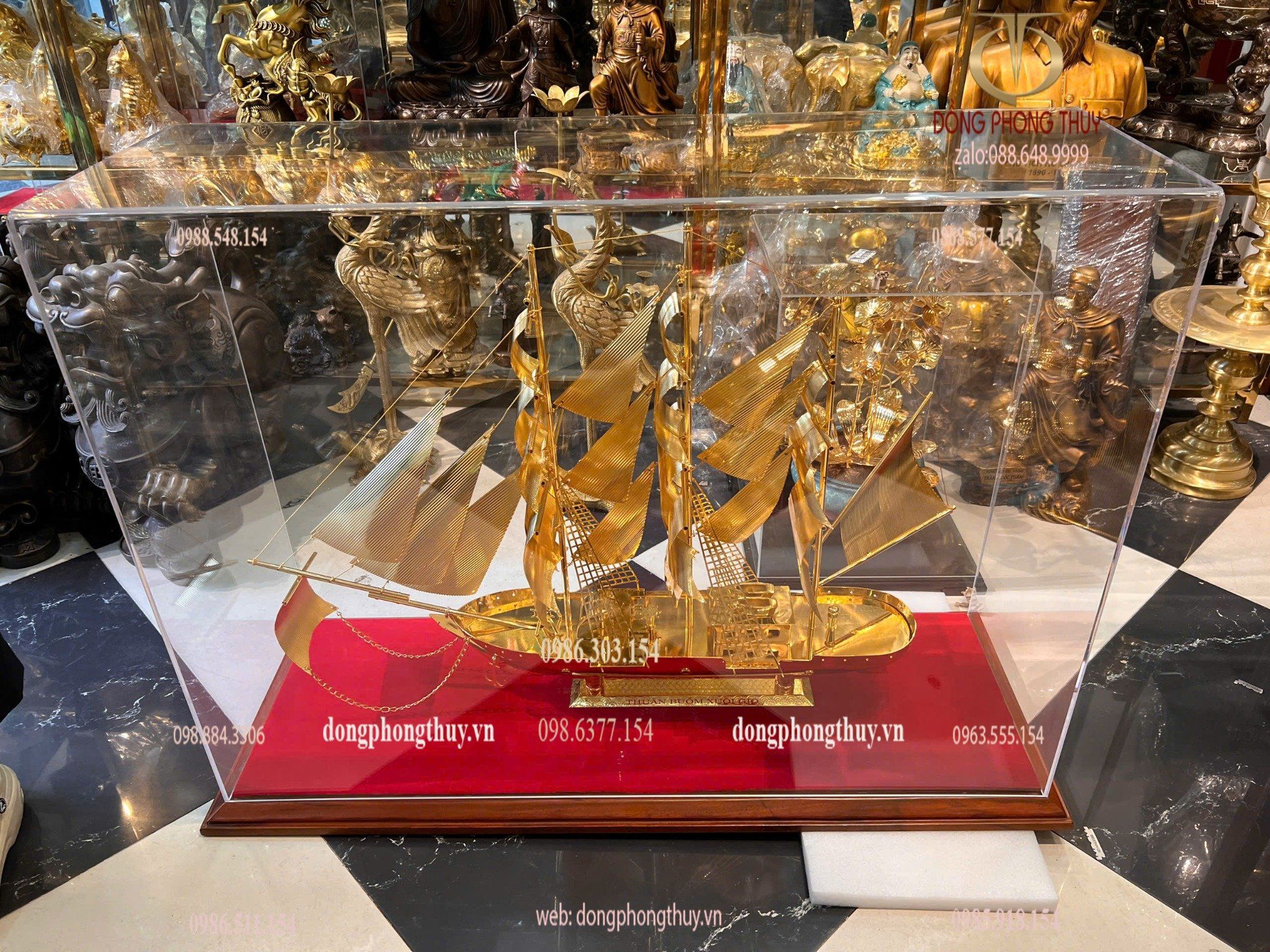 Mô hình thuyền buồm mạ vàng 24k