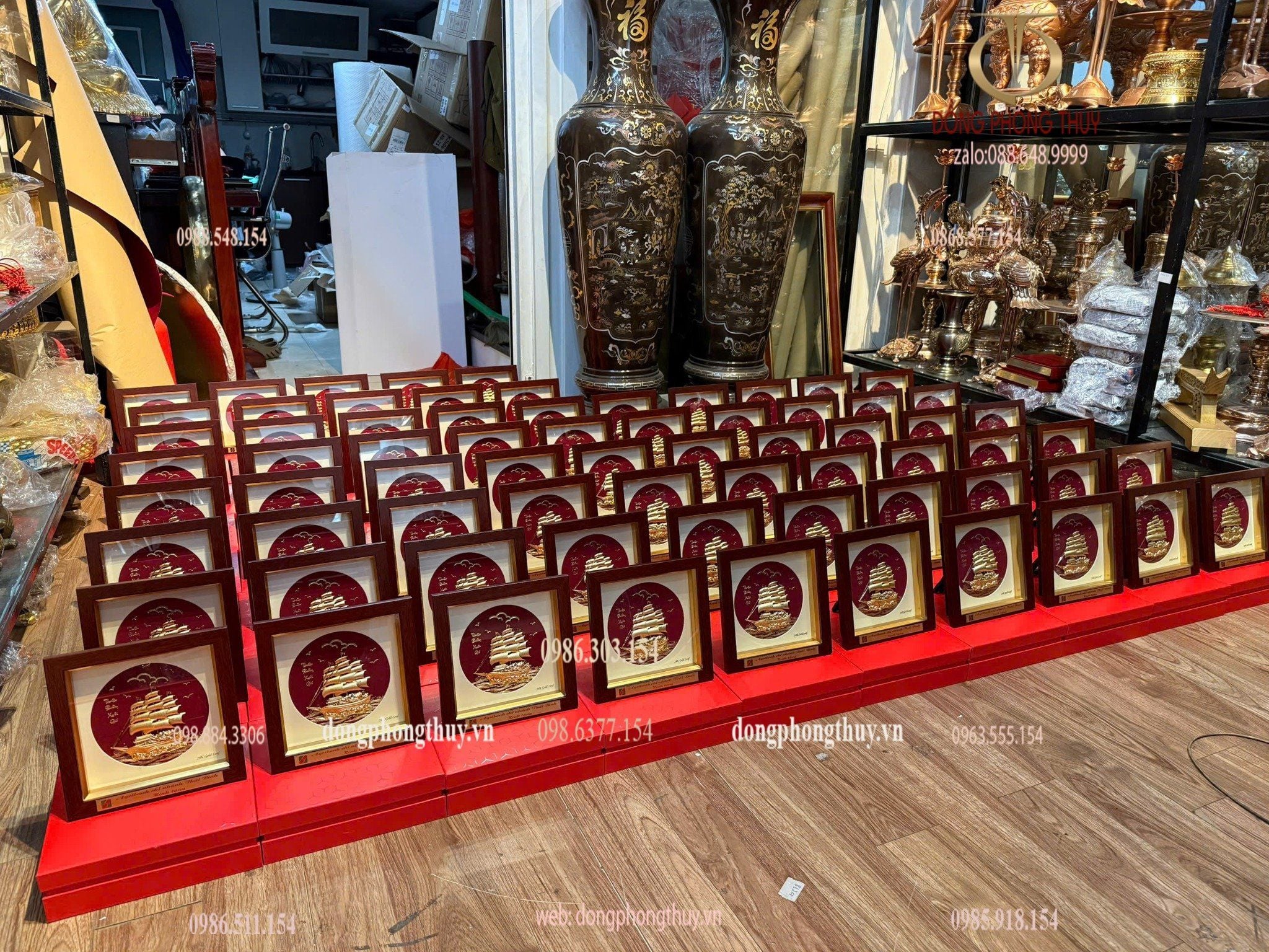 Quà lưu niệm: Tranh thuyền buồm mạ vàng