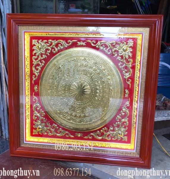 Tranh trống đồng dát vàng