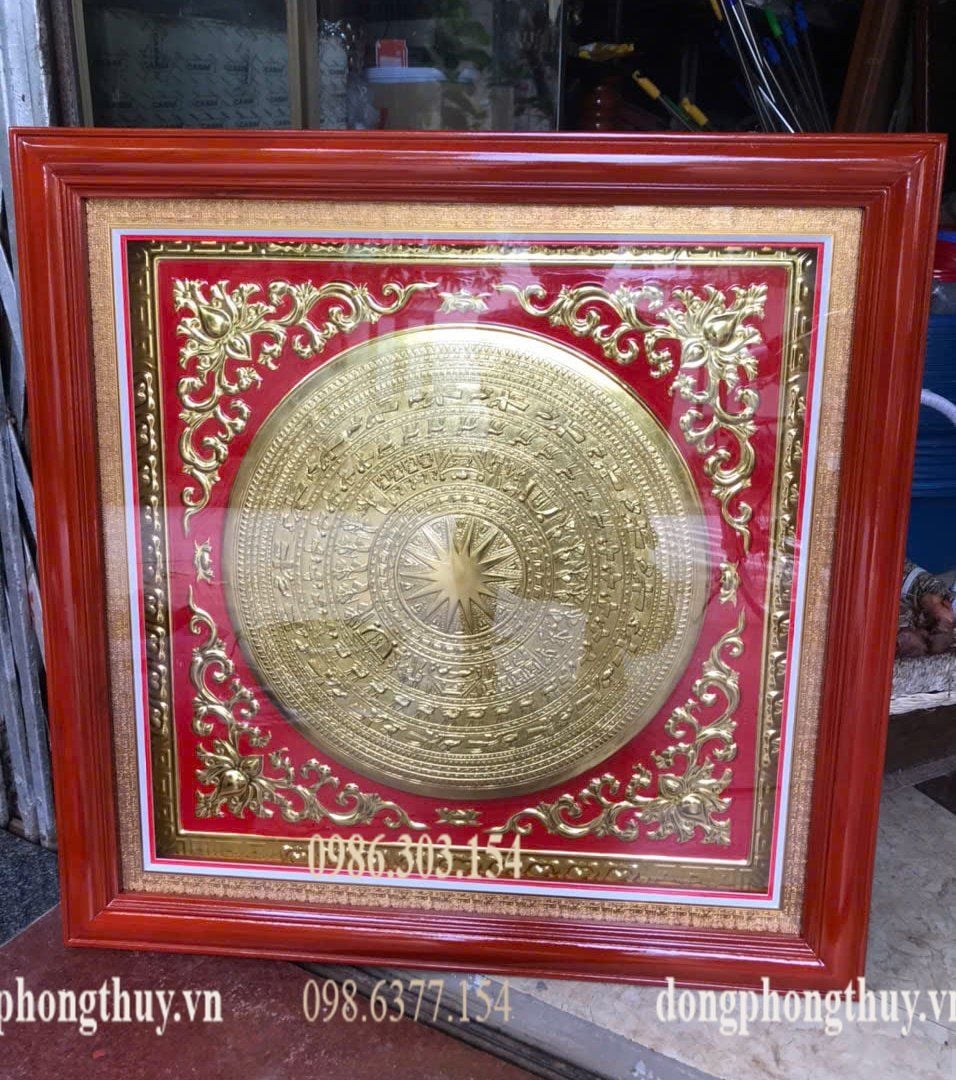 Tranh trống đồng dát vàng