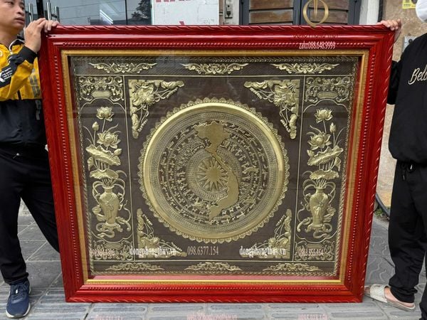 Tranh trống đồng thúc tay thủ công