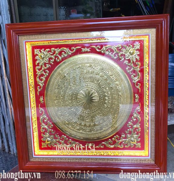 Tranh trống đồng dát vàng