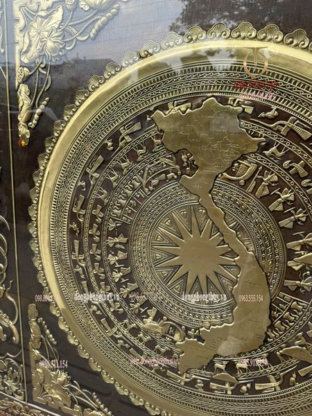 Tranh trống đồng thúc tay thủ công