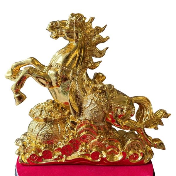 Tượng ngựa bằng đồng dát vàng nano cao 35cm, ngang 40cm, nặng 13,9kg