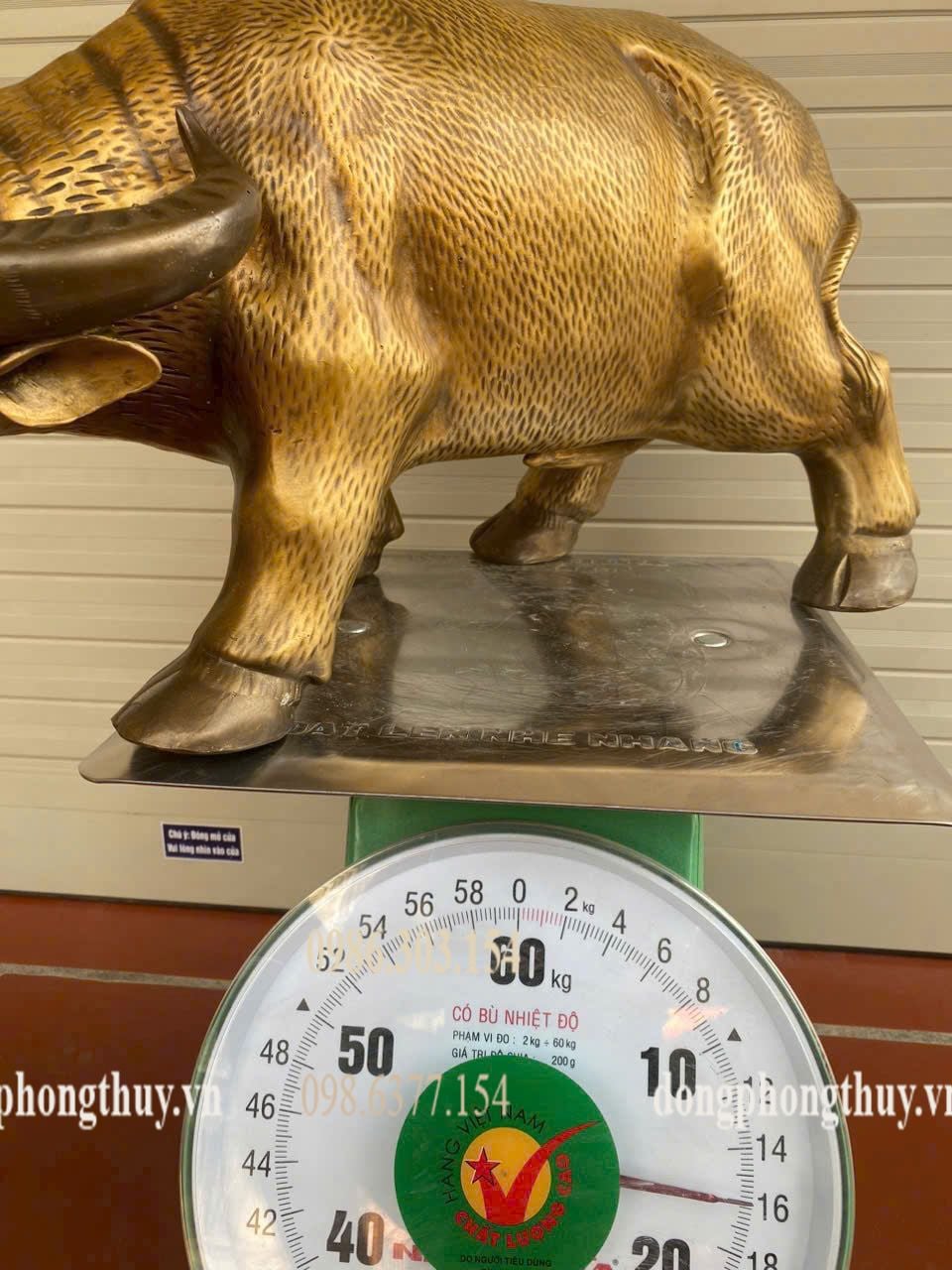 Tượng trâu bằng đồng cao 25 dài 52cm 16kg