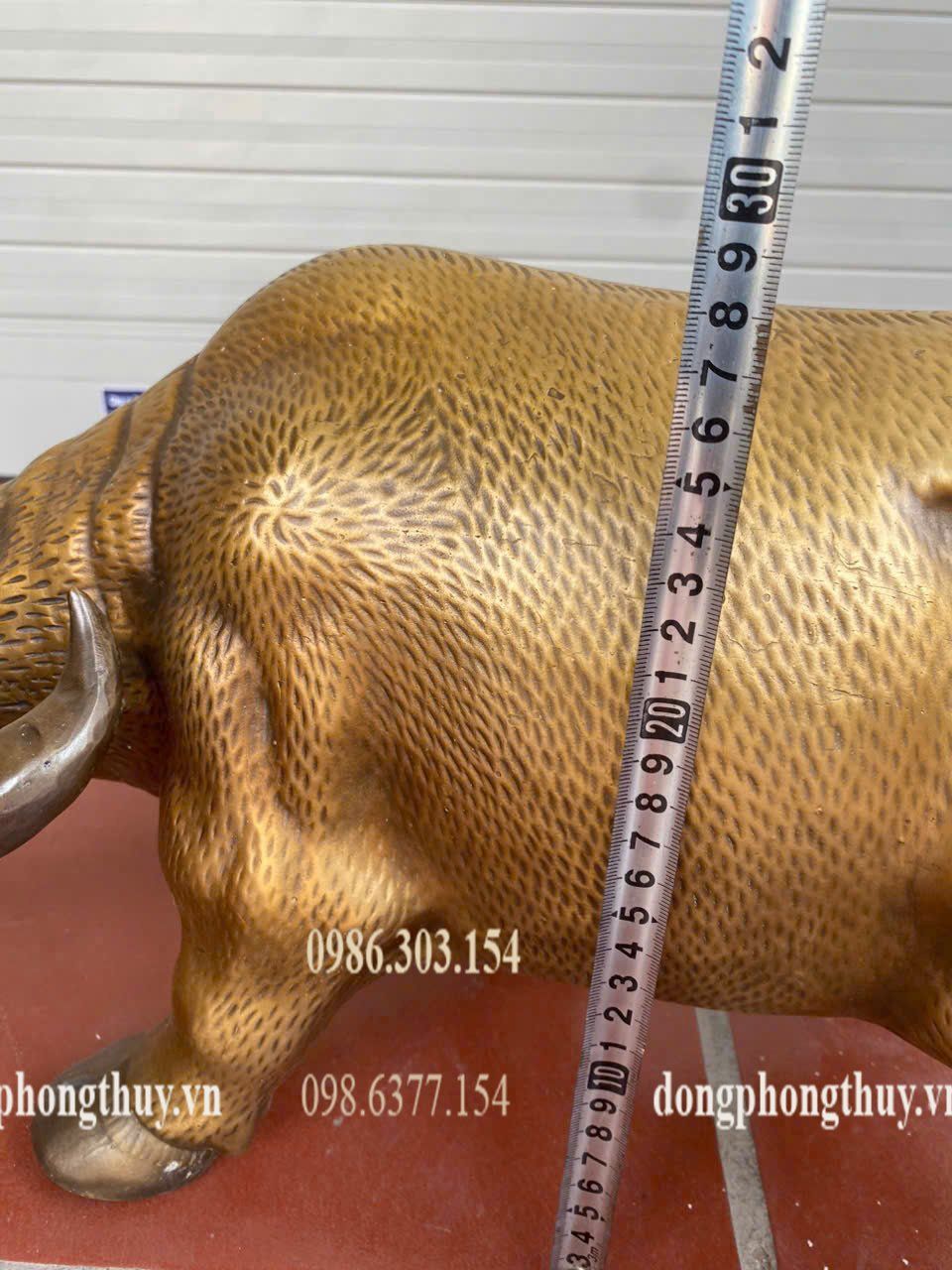 Tượng trâu bằng đồng cao 25 dài 52cm 16kg
