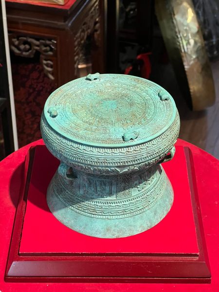 Trống đồng đông sơn để bàn giả cổ