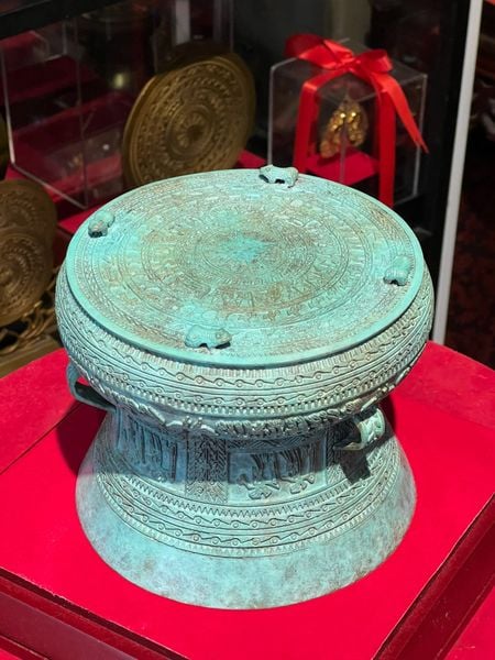 Trống đồng đông sơn để bàn giả cổ