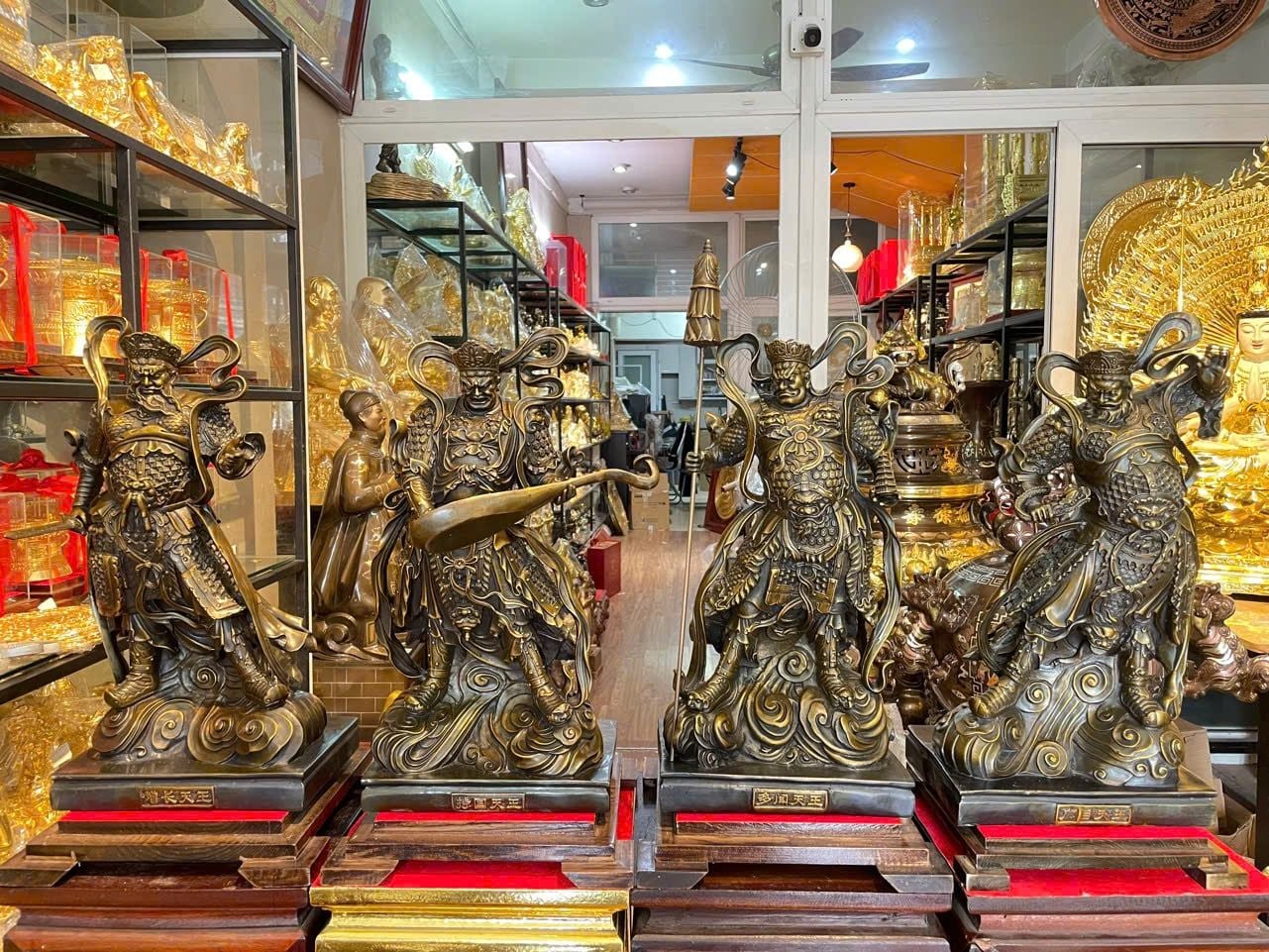 Bộ Tứ Đại Thiên Vương bằng đồng cao 48 ngang 28 sâu 16cm nặng 50kg
