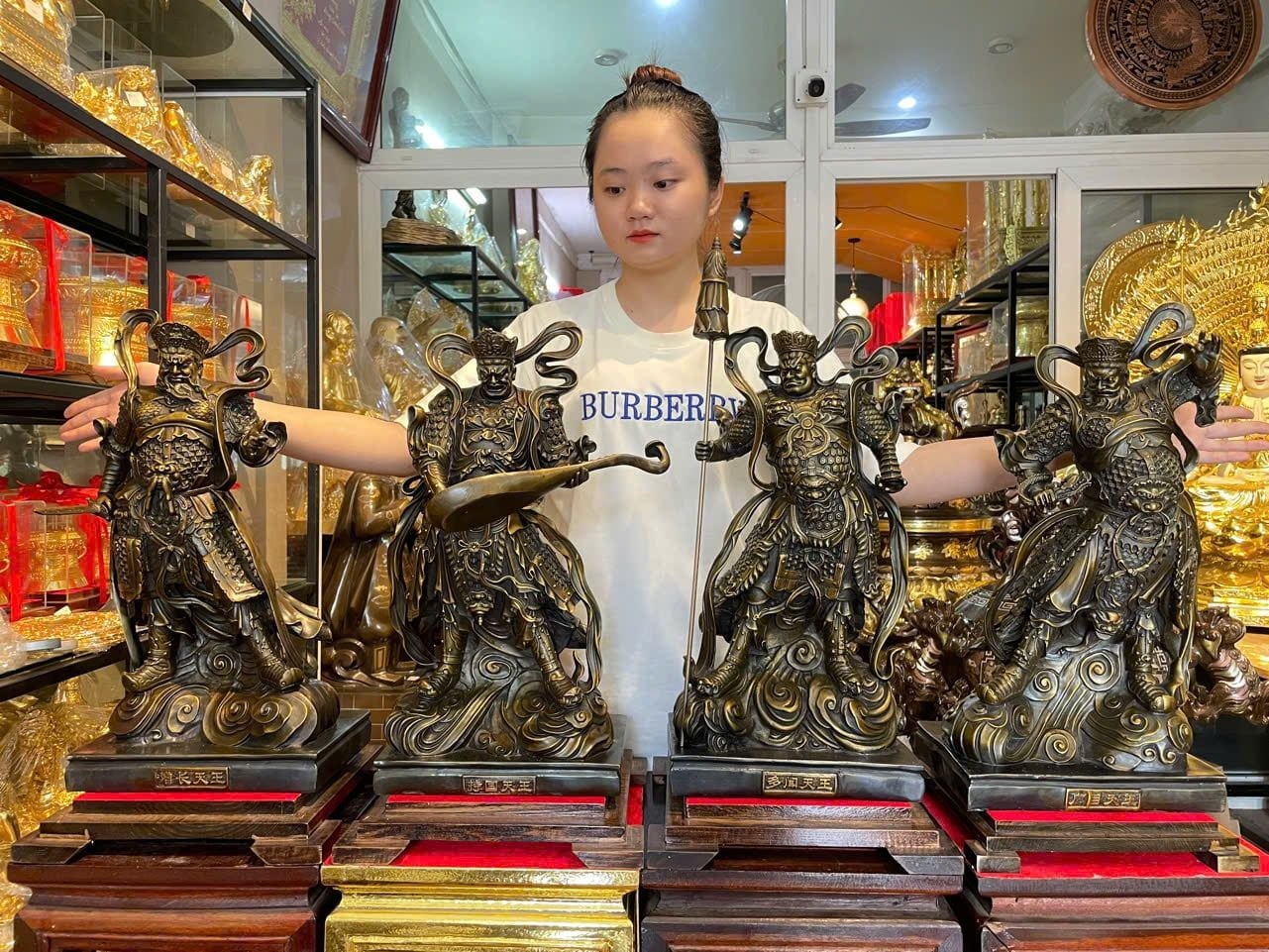 Bộ Tứ Đại Thiên Vương bằng đồng cao 48 ngang 28 sâu 16cm nặng 50kg