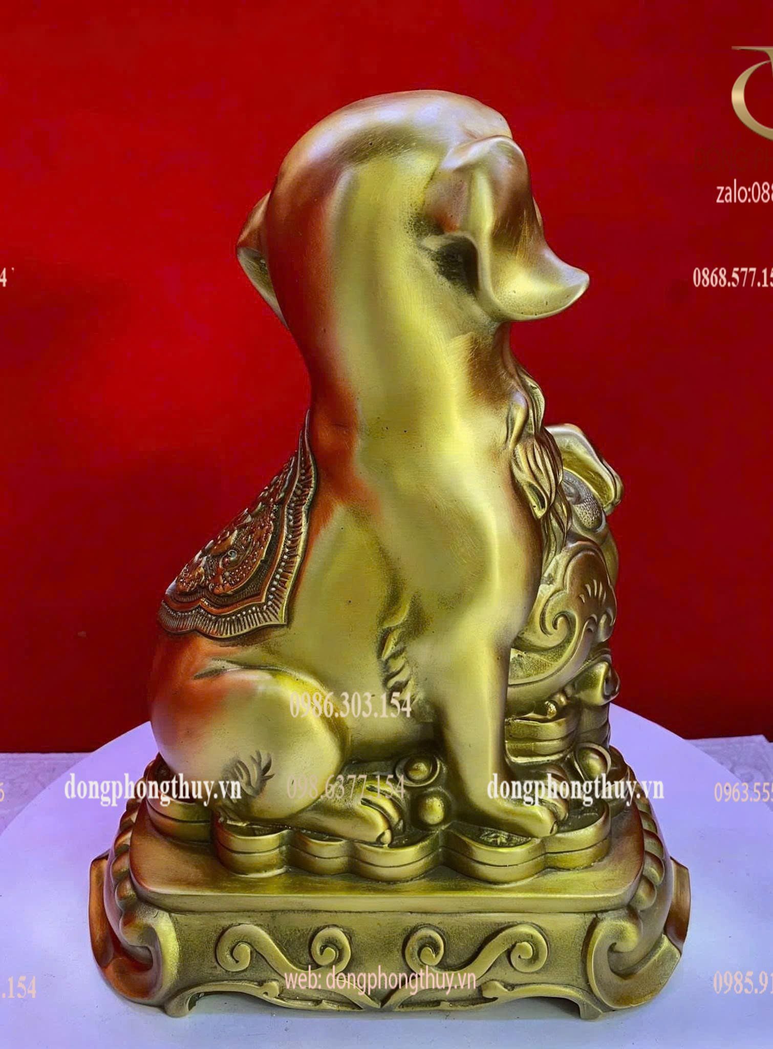 Tượng chó bằng đồng