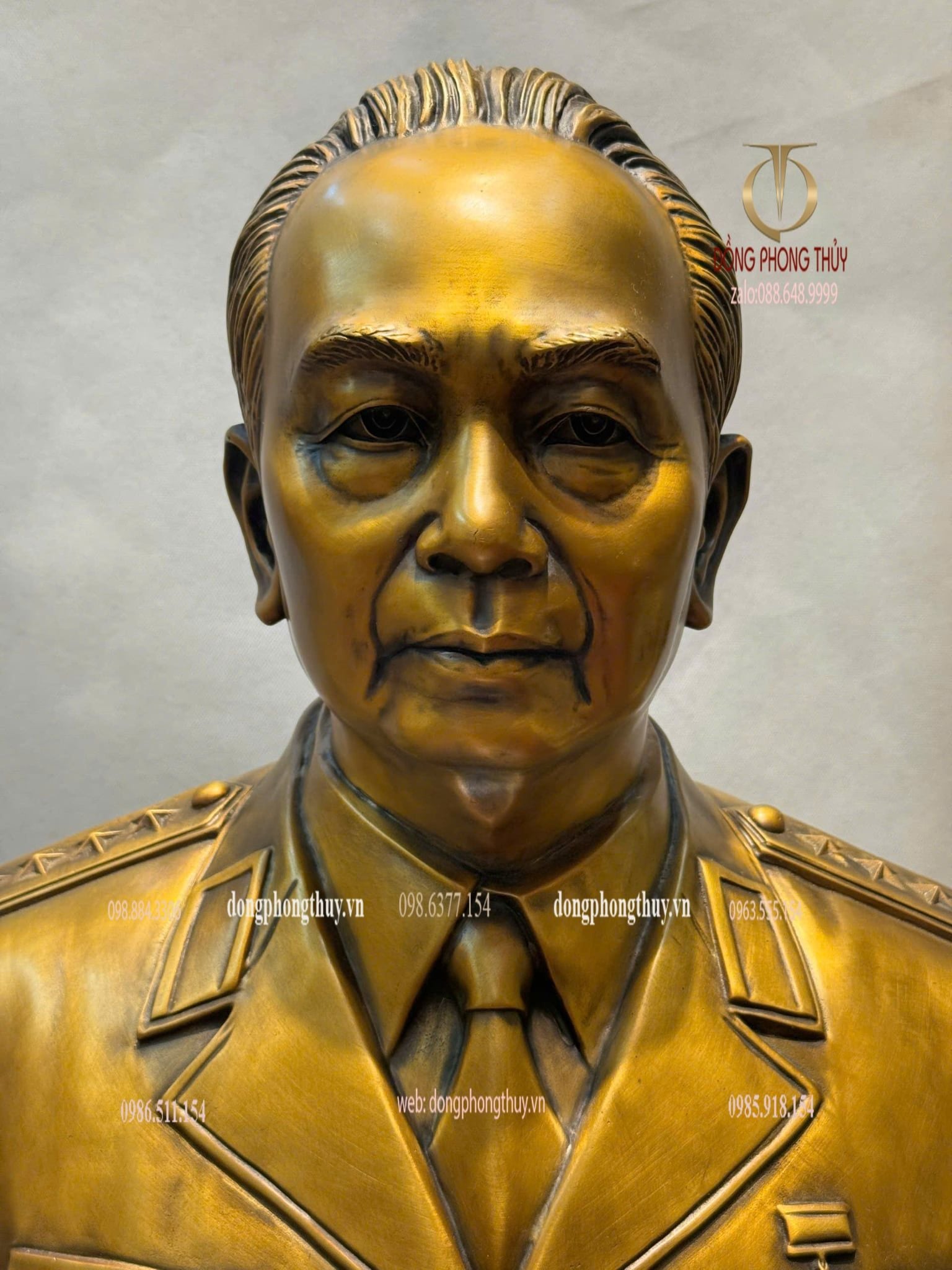 Tượng Đại Tướng Võ Nguyên Giáp