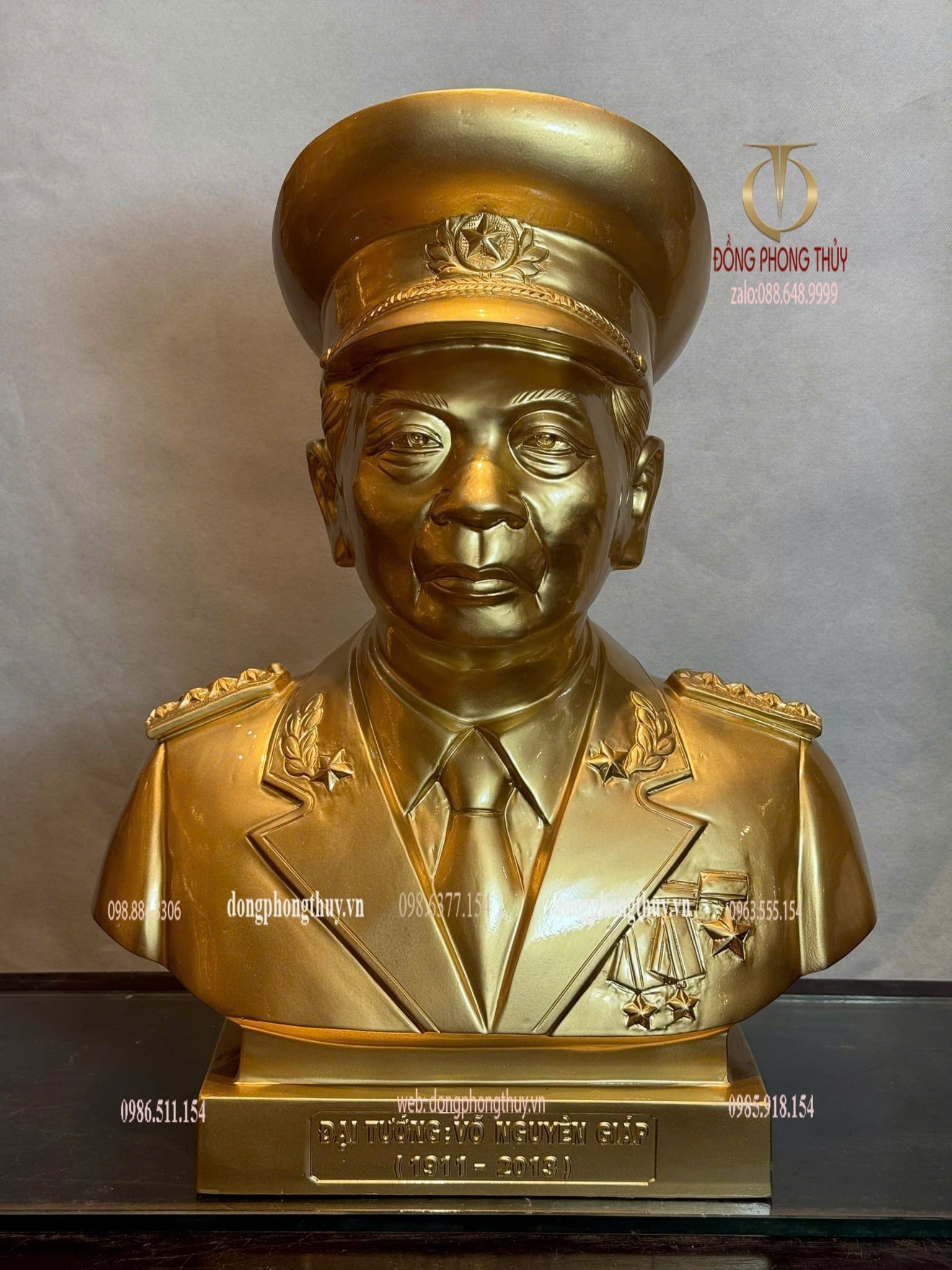 Tượng Đại Tướng Võ Nguyên Giáp