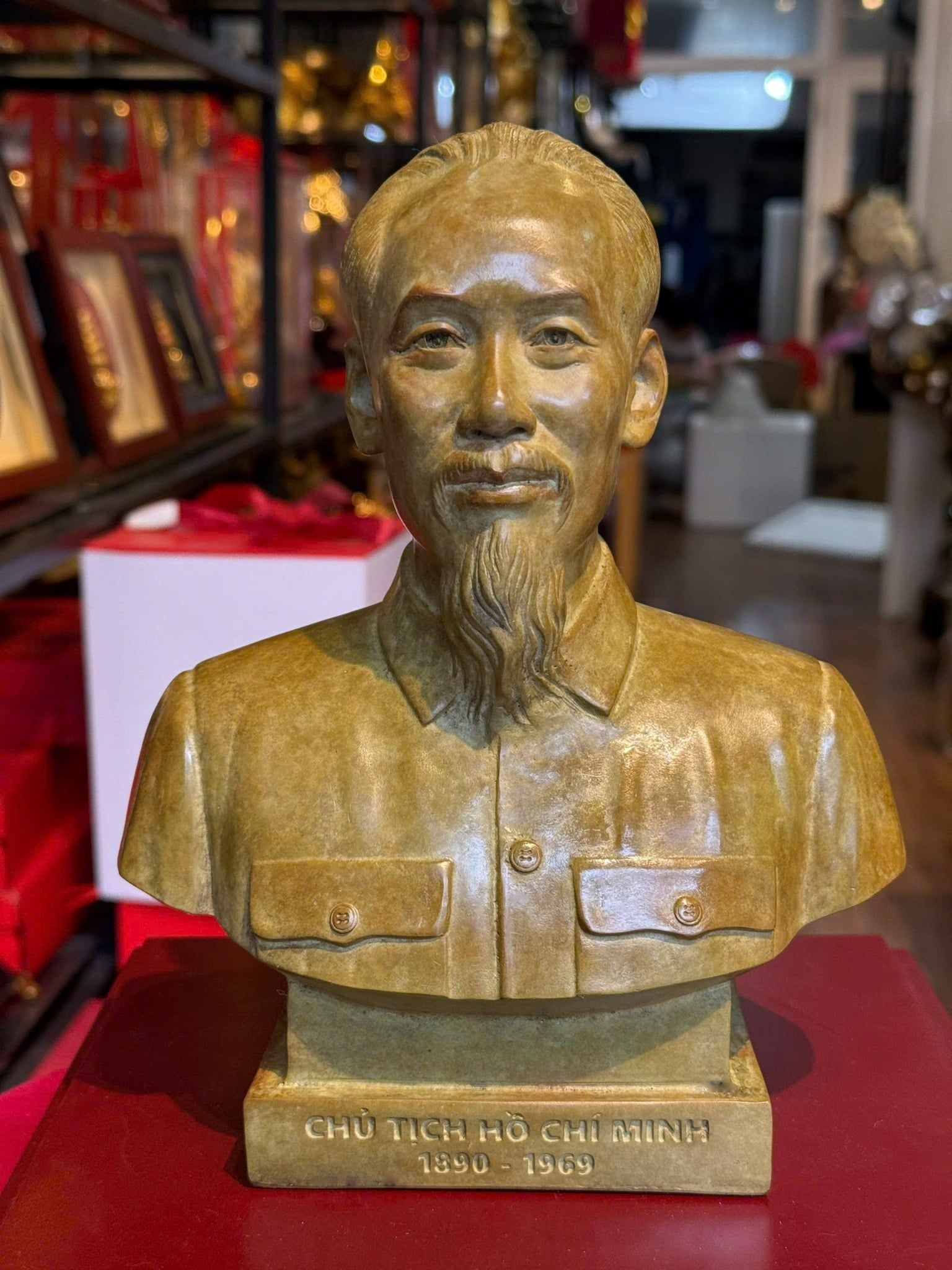 Tượng Bác Hồ bằng đồng patina vân hỏa biến độc bản chỉ có tại Đồng Phong Thủy