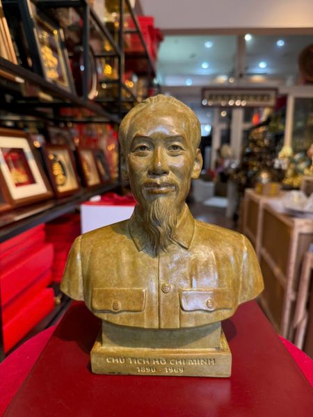 Tượng Bác Hồ bằng đồng patina vân hỏa biến độc bản chỉ có tại Đồng Phong Thủy