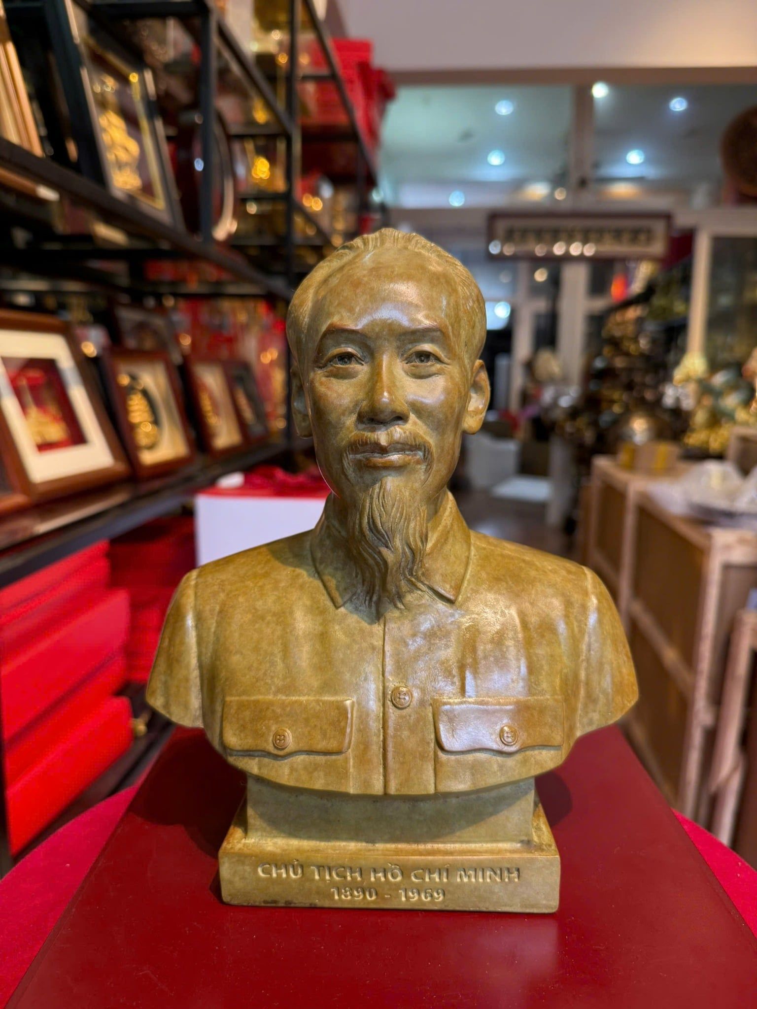 Tượng Bác Hồ bằng đồng patina vân hỏa biến độc bản chỉ có tại Đồng Phong Thủy