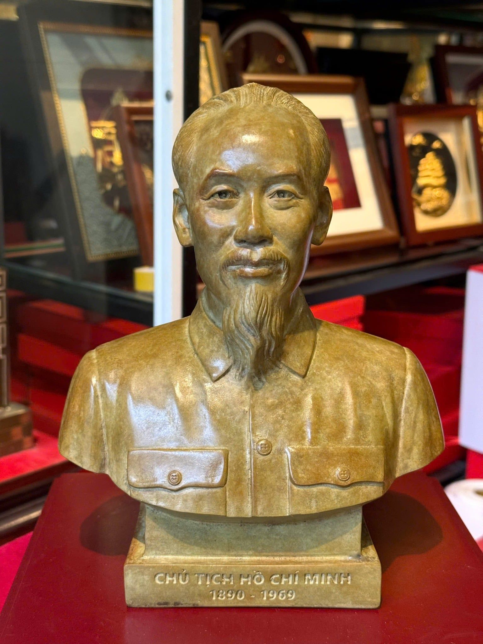 Tượng Bác Hồ bằng đồng patina vân hỏa biến độc bản chỉ có tại Đồng Phong Thủy